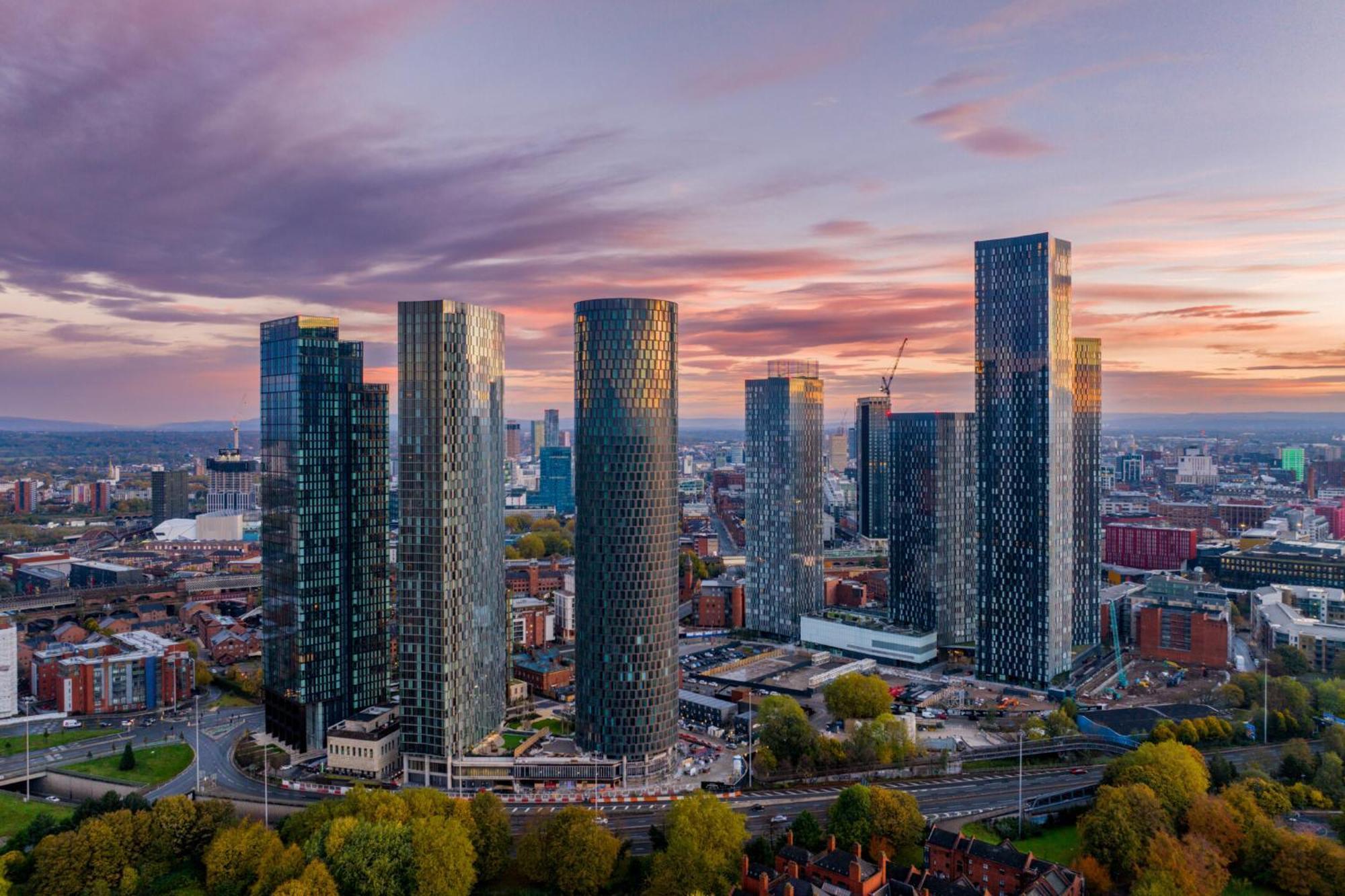 Apartment 3 Bedroom Penthouse In The Centre Deansgate New Build High Floor Manchester