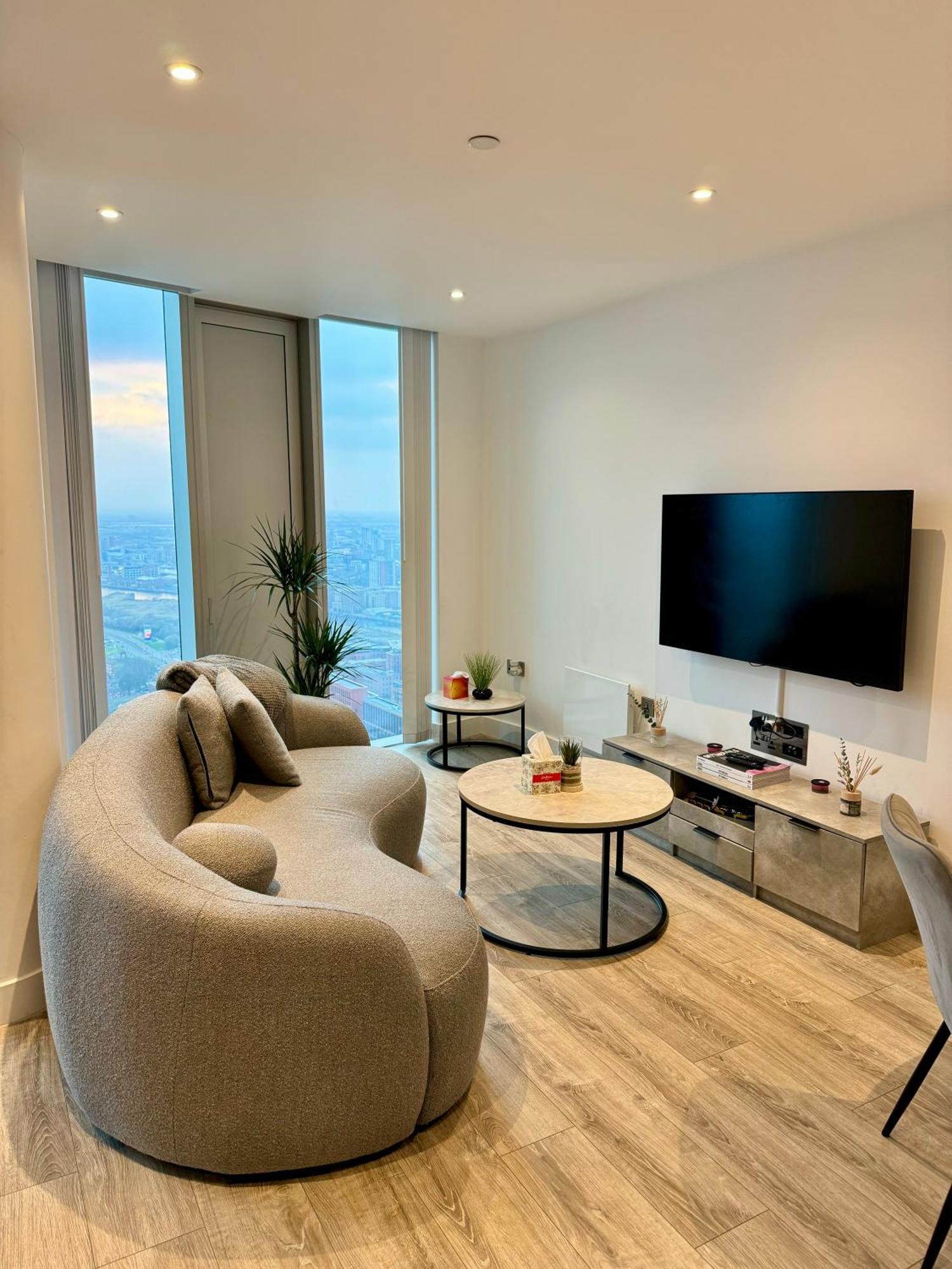 Apartment 3 Bedroom Penthouse In The Centre Deansgate New Build High Floor Manchester