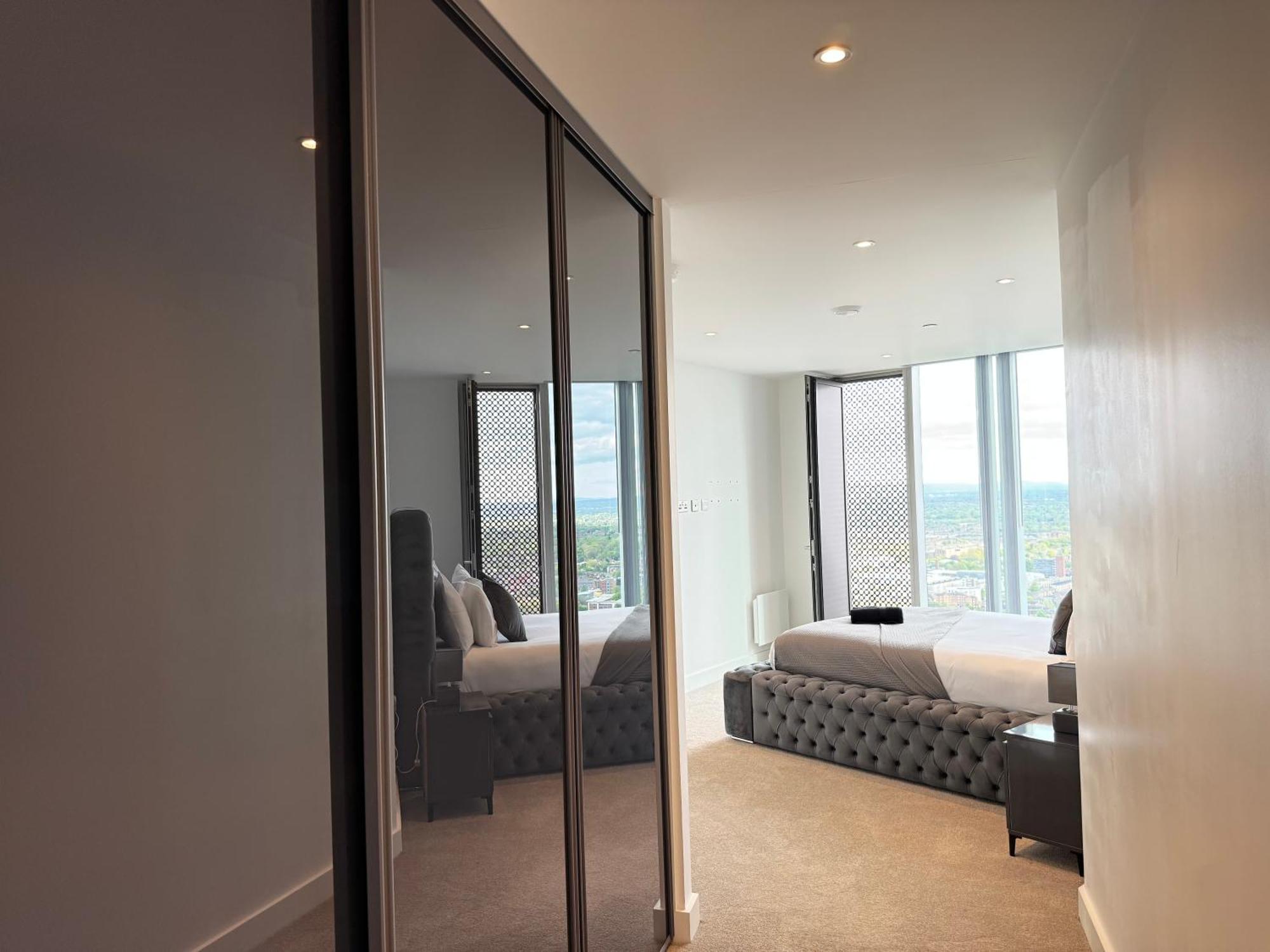 3 Bedroom Penthouse In The Centre Deansgate New Build High Floor Apartment Manchester