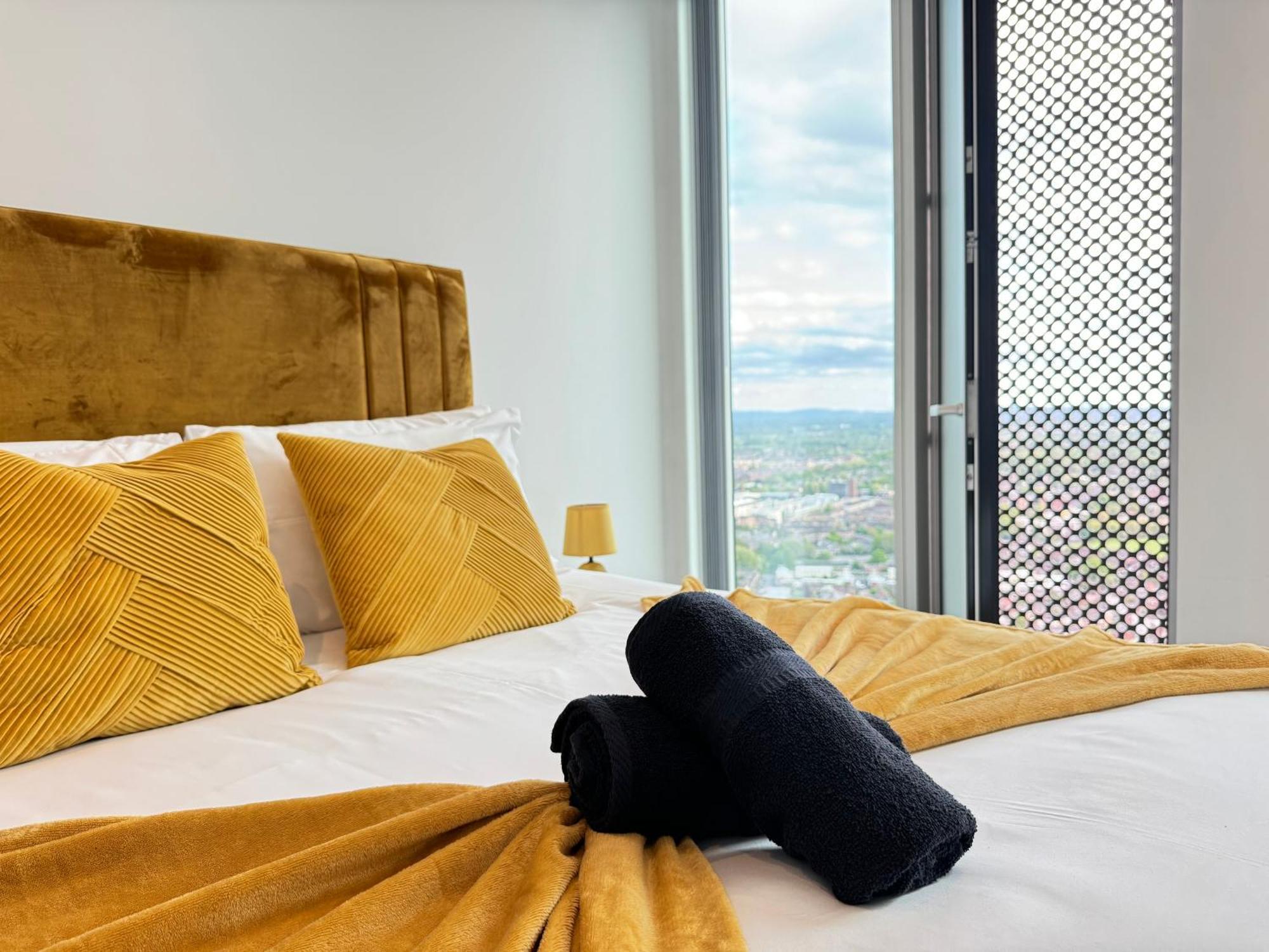 Apartment 3 Bedroom Penthouse In The Centre Deansgate New Build High Floor