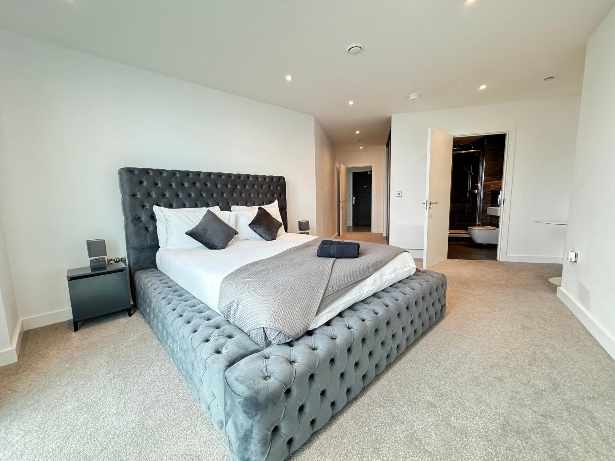 Apartment 3 Bedroom Penthouse In The Centre Deansgate New Build High Floor