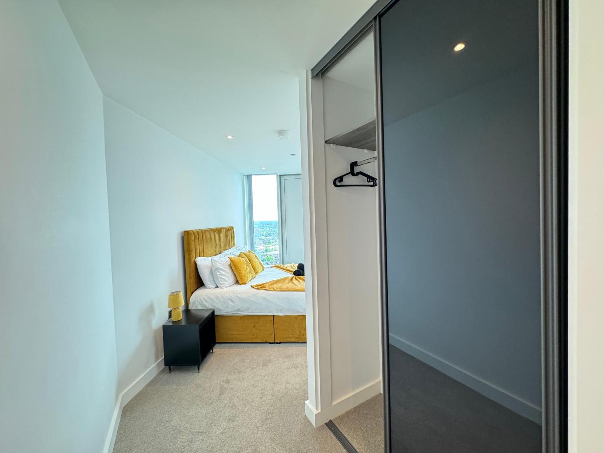 Apartment 3 Bedroom Penthouse In The Centre Deansgate New Build High Floor *